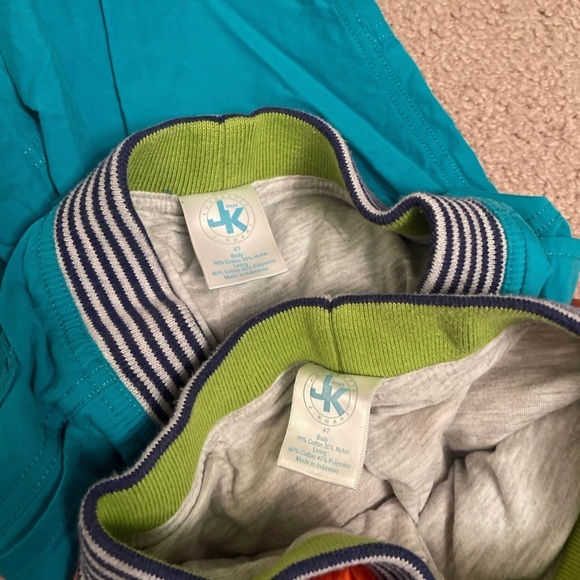J. Khaki boys 4t 2 outfits pants shirts trucks
2 outfits size 4t - Picture 6 of 8